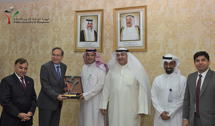 استقبل المدير العام للهيئة العامة للقوى العاملة بالوكالة د.مبارك العازمي صباح اليوم وكيل وزارة الباكستانيين بالخارج وتنمية الموارد البشرية لجمهورية باكستان الشقيقة الدكتور/محمد هاشم والوفد المرافق له